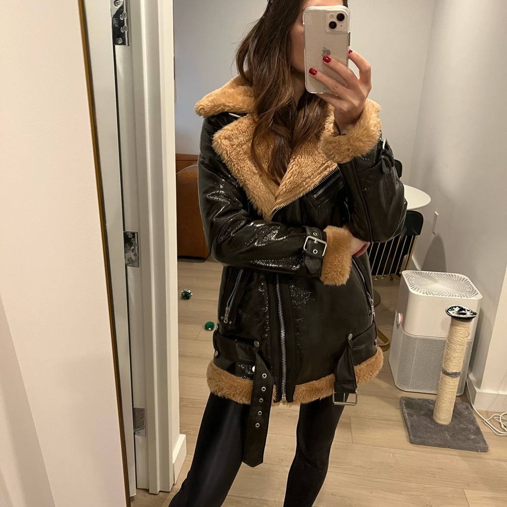 Avec Les Filles Patent Faux Sherpa Oversized Coat - Picture 10 of 12